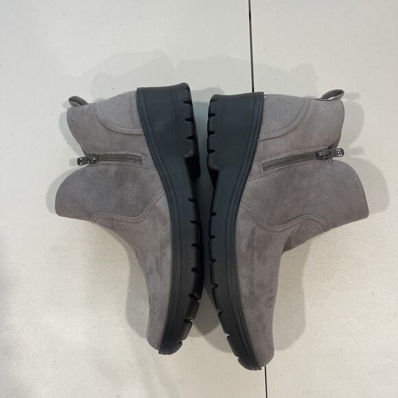 Bzees Bliss Ankle Bootie Sz 10 Wide Grey Washable Comfort Rain Boot Lug Sole NEW - Picture 5 of 8